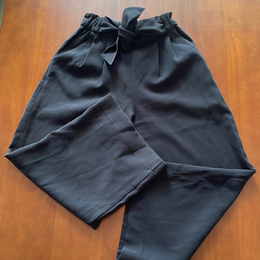 Noir Crop
